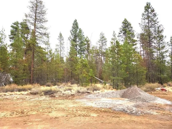 52510 Pine Drive, La Pine, OR 97739  605287153 for Sale