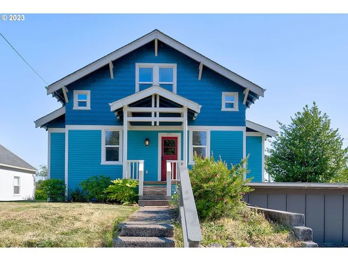 511 MCCLURE AVE, Astoria OR 97103 for Sale
