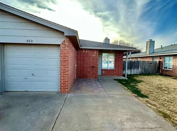 222 Grover Ave - Lubbock, TX 79416 - Home For Rent