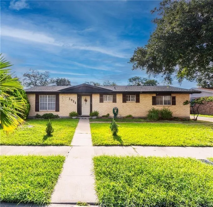 1322 Easthaven Dr, Corpus Christi, TX 78412 for Sale