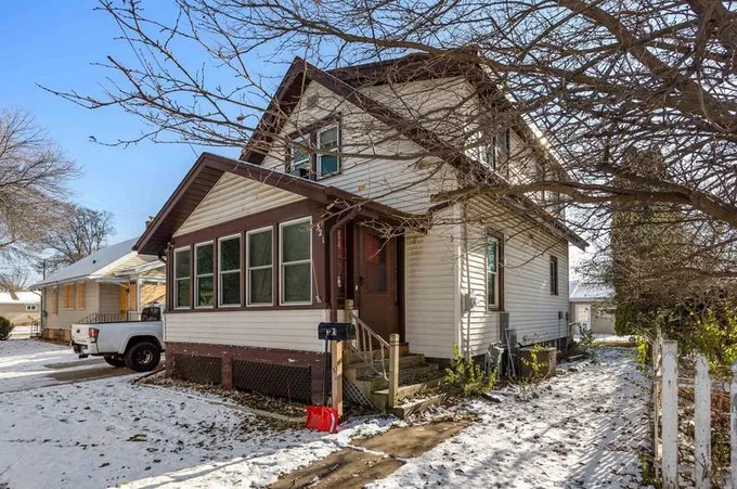 321 E Fremont St, Appleton, WI 54915 - MLS 50285826 for Sale