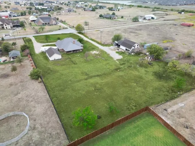 240 Country Ln, Haslet, TX 76052 - MLS 20455283 for Sale