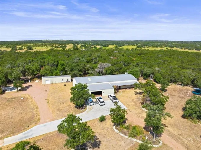 1426 County Road 287, Liberty Hill, TX 78642 for Sale