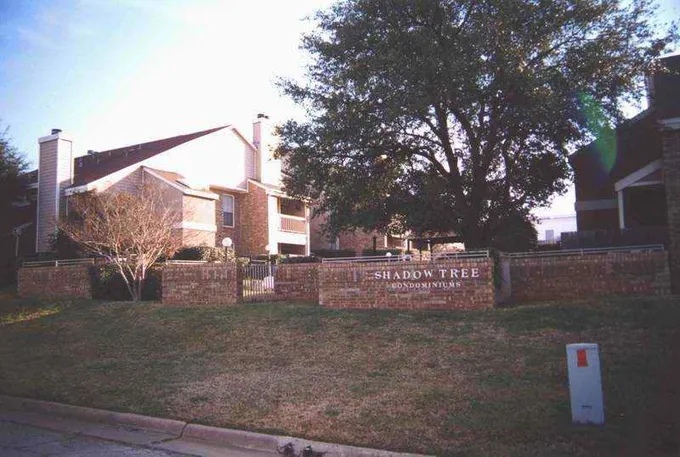 SPACIOUS SPLIT LEVEL 2 BEDROOMS AND 2 BATHS for Rent