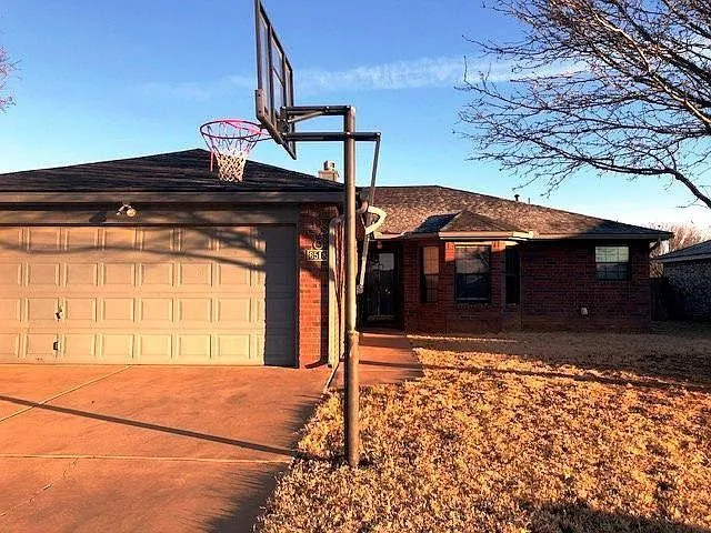 3 beds 2 baths for rent in Lubbock, TX #6518 7th St