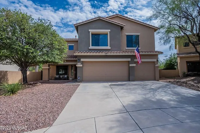 18 E Placita Vista Alegre, Sahuarita, AZ 85629 - MLS 22317681 for Sale