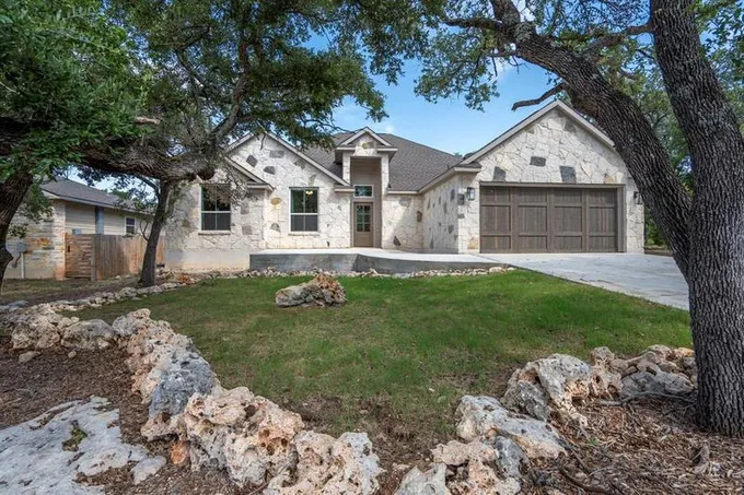 61 Long Bow Ln, Wimberley, TX 78676 for Sale