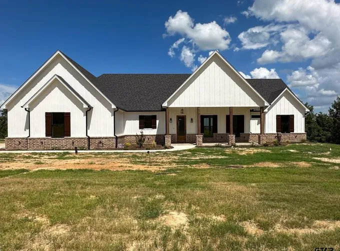 7359 Co Rd 314, Henderson, TX 75654 - MLS 24000437 for Sale