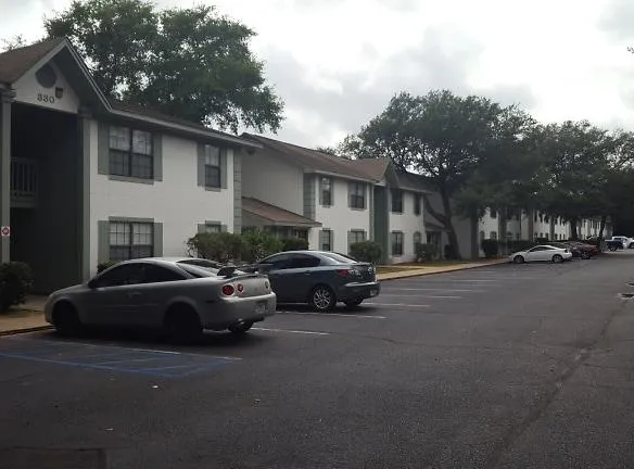 Oak Tree Park Apartments - 320 Clifford St - Fort Walton Beach, FL Apartments for Rent