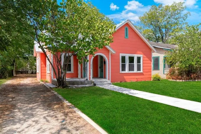 413 Water St, Kerrville, TX 78028 for Sale