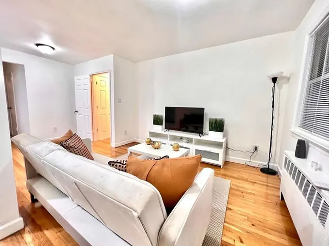2952 Gunther Ave, Bronx, NY 10469 - MLS 3522092 for Rent