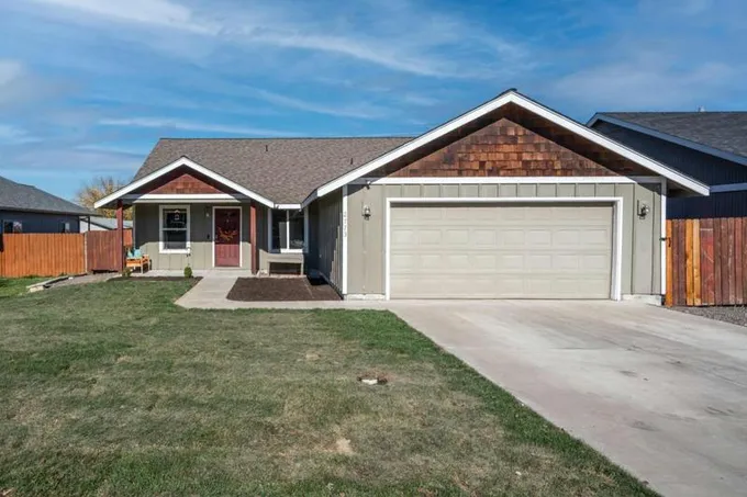 2773 SW OBSIDIAN LN, Redmond, OR 97756 Single Family Residence For Sale  MLS# 220172797