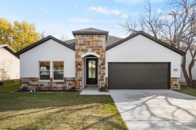 905 Edgar St, Greenville, TX 75401 for Sale