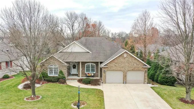 1305 WHITE OAK TRL, Godfrey, IL 62035 Single Family Residence For Sale  MLS# 23065688