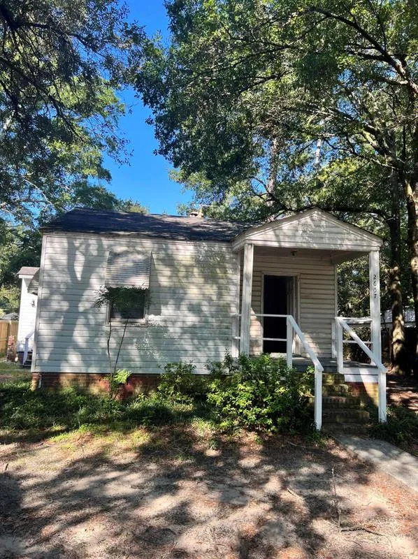 2657 Madden Dr, North Charleston, SC 29405 - MLS 24000788 for Sale