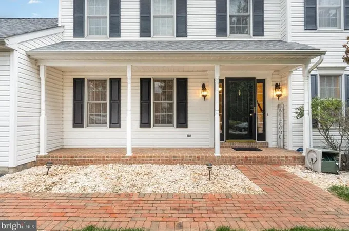 928 Castle Pond Dr, York, PA 17402 - MLS PAYK2053980 for Sale