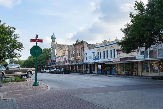1223 S Austin Ave S, Georgetown, TX 78626 for Sale