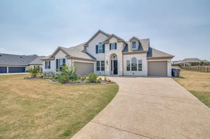 5002 Country Club Dr, Sachse, TX 75048 - MLS 20506088 for Rent