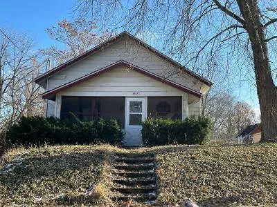 4th St for Sale
