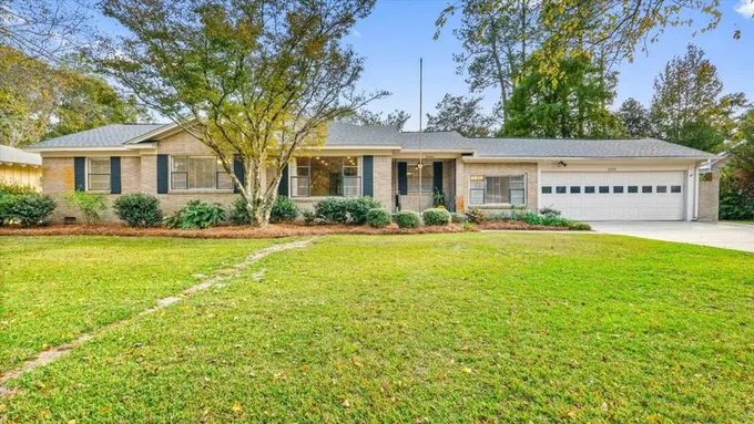 2204 ADELINE ST, Hattiesburg, MS 39401 Single Family Residence For Sale  MLS# 135792