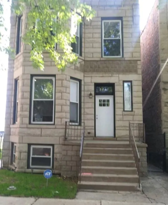 3843 W Fillmore St, Chicago, IL 60624 - MLS 11961435 for Rent