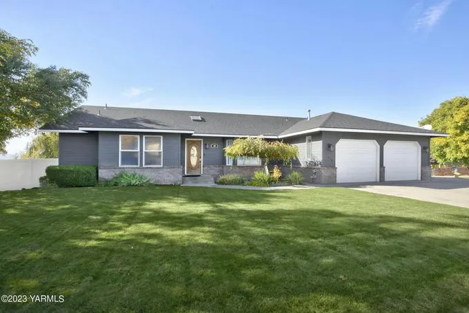 102 N 57TH ST, Yakima, WA 98901 Single Family Residence For Sale  MLS# 23-2499