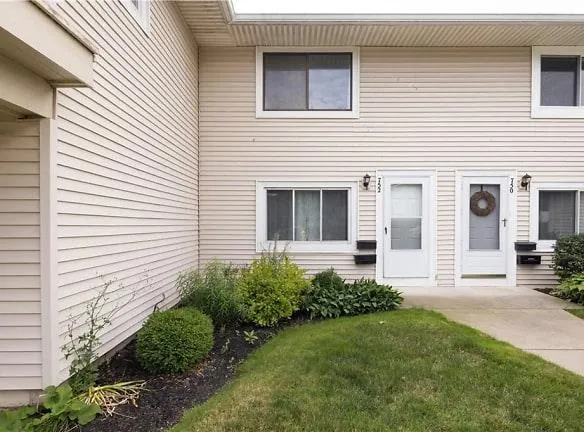 752 Eastbrooke Ln - Rochester, NY 14618 - Home For Rent