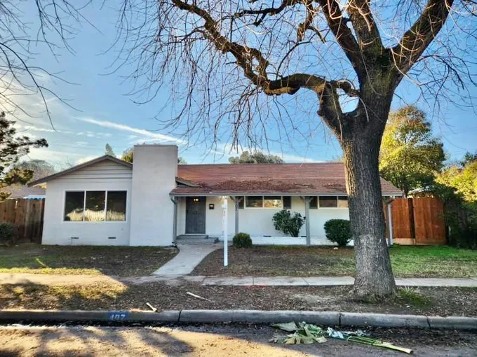 407 N Emerald Ave, Modesto, CA 95351  MLS# 224001551 for Sale