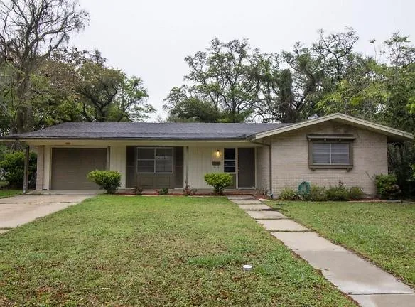 406 E Warren Ave - Victoria, TX 77901 - Home For Rent