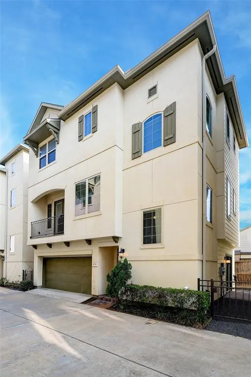 8239 Cambridge St, Houston, TX 77054 for Rent