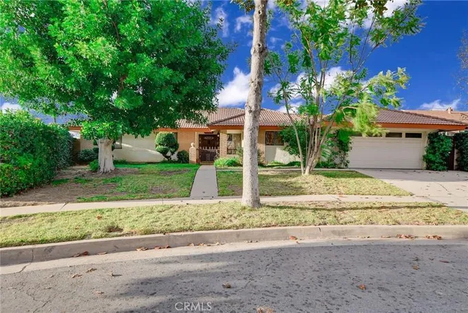 355 N Garsden Ave, Covina, CA 91724  MLS# CV23218932 for Sale