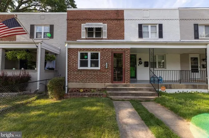 104 Lynhaven Dr, Alexandria, VA 22305 - MLS VAAX2029644 for Rent