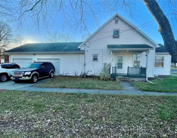 224 VINE ST, Greenville, IL 62246 Single Family Residence For Sale  MLS# 23074073