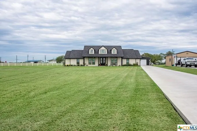 215 Blue Heron Drive, Port Lavaca, TX 77979 for Sale