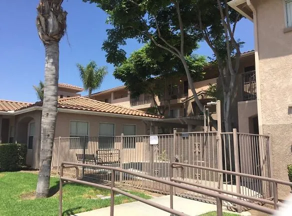 Villa Serena Apartments - 1231 Medical Center Dr - Chula Vista, CA Apartments for Rent
