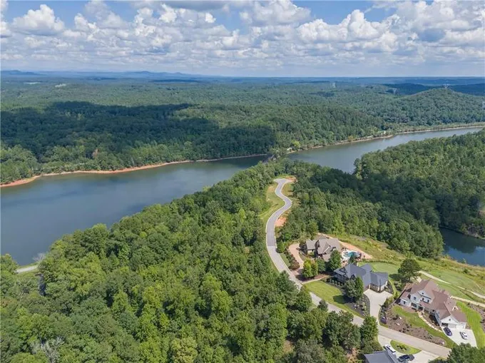 168 SOUTHERN TRCE, Toccoa, GA 30577 Single Family Residence For Sale  MLS# 20268322