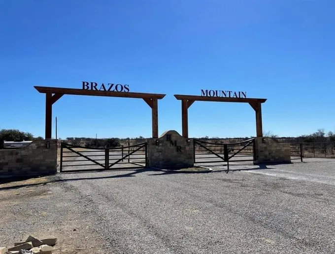 124 Wooded Acres Dr, Mineral Wells, TX 76067 for Sale