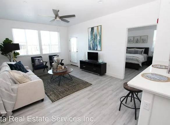 1231 Pine Rock Dr - Hollister, CA 95023 - Home For Rent