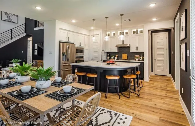 924 Gilbreath Ave, Crowley, TX 76036 for Sale