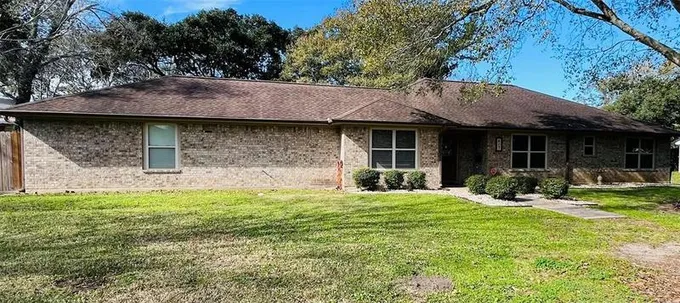 607 N ROCKISLAND ST, Angleton, TX 77515 Single Family Residence For Sale  MLS# 61002582