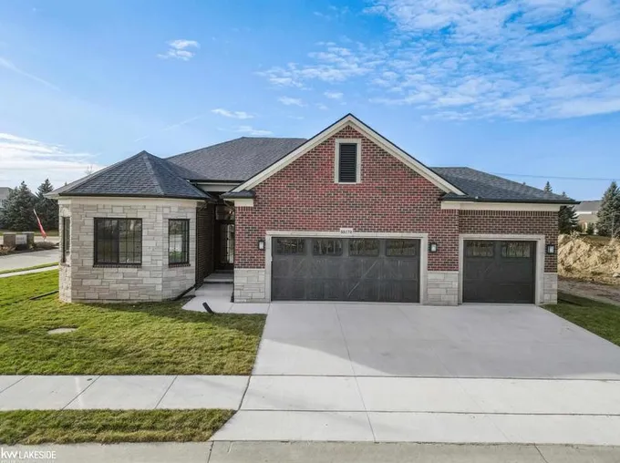 55179 St Paul Dr, Macomb Twp, MI 48042 - MLS 50130138 for Sale