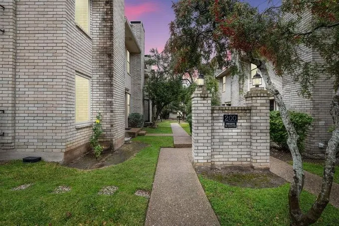8400 Jamestown Dr #204, Austin, TX 78758 for Sale