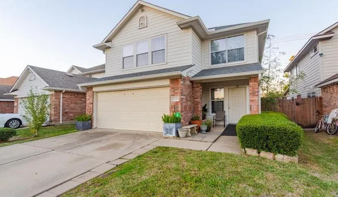 5038 Grasilla Dr, Houston, TX 77045 - MLS 82136817 for Sale