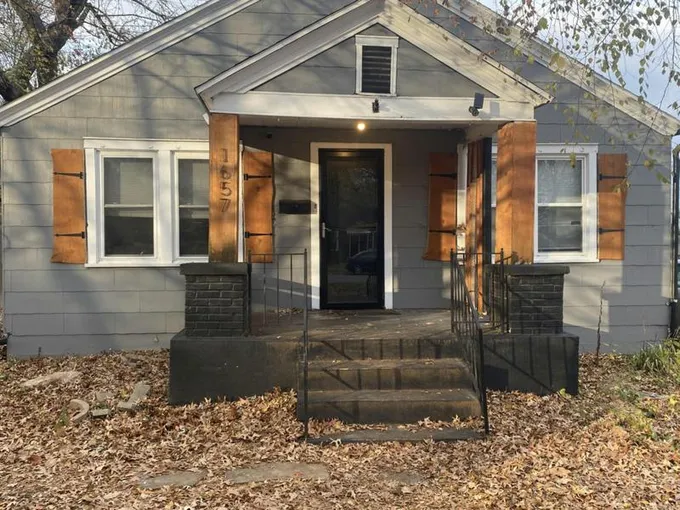 1657 E COMMERCIAL ST, Springfield, MO 65803 Single Family Residence For Sale  MLS# 60257095