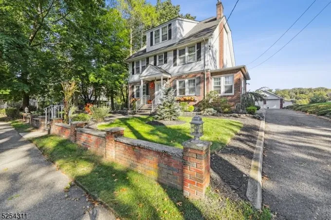 17 Cliff, Verona Twp. NJ 07044  MLS# 3873246 for Sale
