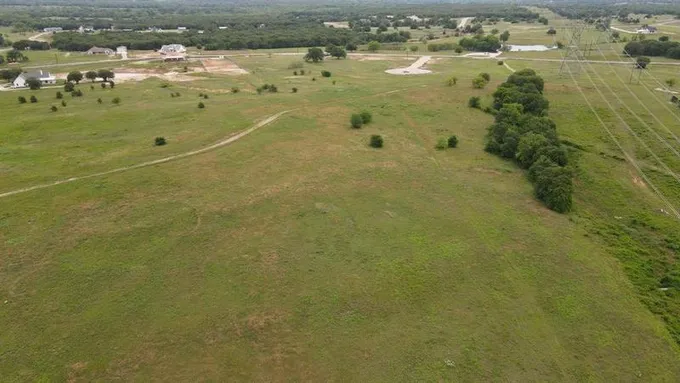 111 Foxtrot Ct, Alvord, TX 76225 for Sale