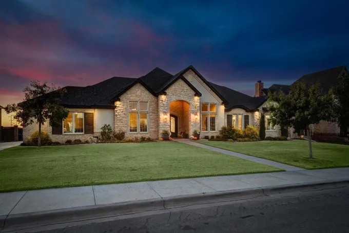 10304 Justice Avenue, Lubbock, TX 79424 for Sale
