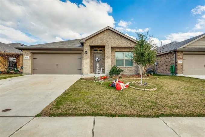 8308 Burma Dr, Fort Worth, TX 76131 for Sale