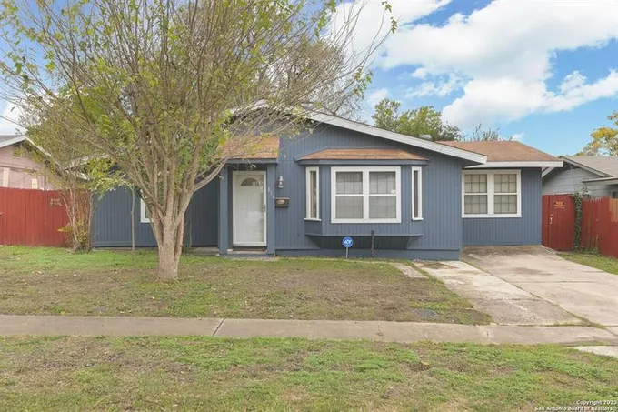 814 WEIZMANN ST, San Antonio, TX 78213-4647 for Sale