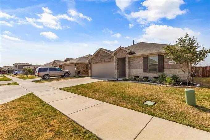 10472 Fort Cibolo Trl, Crowley, TX 76036 for Sale
